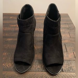 New. Without tags or original box.